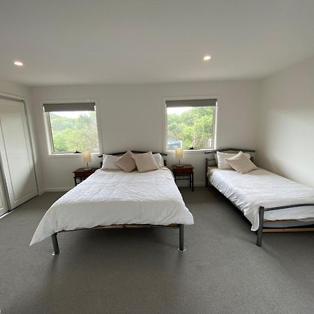 Sandy Point Beach Escape 2 Bedroom Apartment מראה חיצוני תמונה