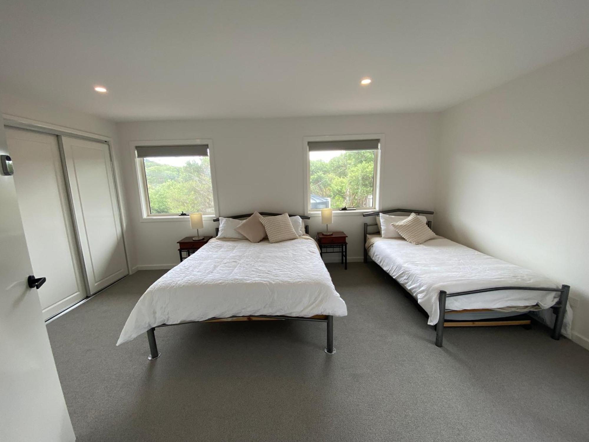 Sandy Point Beach Escape 2 Bedroom Apartment מראה חיצוני תמונה
